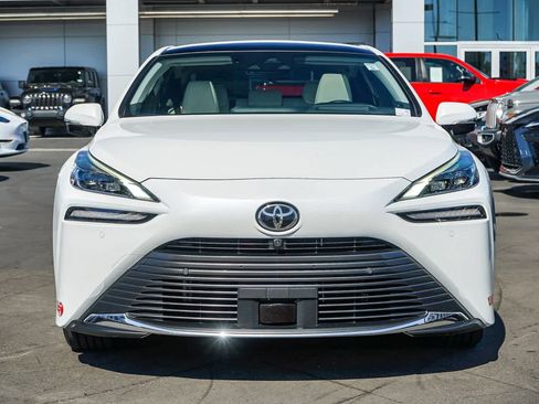 Used 2023 Toyota Mirai w/ Toyota Teammate Package image 2