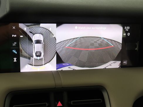 Used 2025 Porsche Taycan image 32