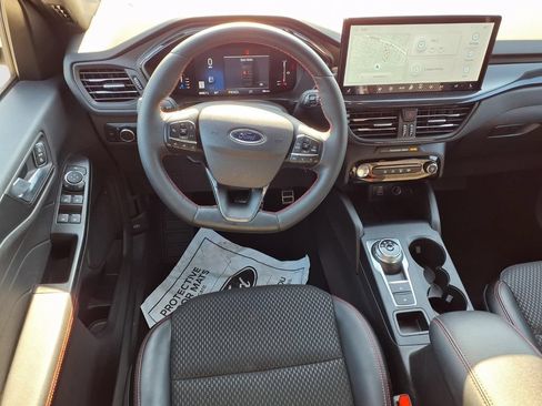 Certified 2024 Ford Escape ST-Line w/ Tech Pack #1 AWD/4WD image 9