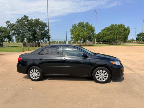 Used 2013 Toyota Corolla LE FWD image 23