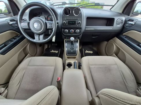 Used 2011 Jeep Compass Latitude w/ Sun/Sound Group AWD/4WD image 15