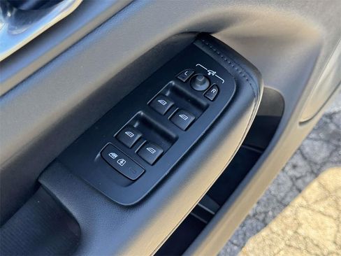 Certified 2023 Volvo XC60 B5 Plus image 15