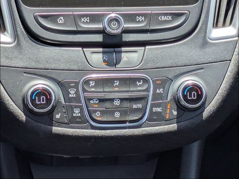 Used 2024 Chevrolet Malibu LT FWD image 16