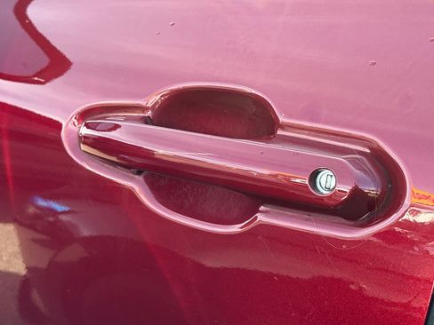 Used 2021 Toyota Highlander Platinum image 19