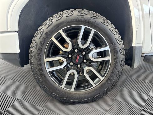 Used 2023 GMC Sierra 1500 AT4 w/ AT4 Premium Package AWD/4WD image 33