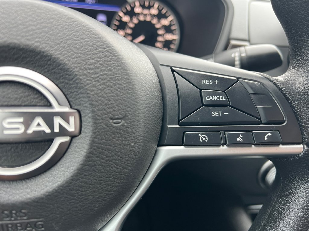 Used 2024 Nissan Altima 2.5 SV FWD image 12