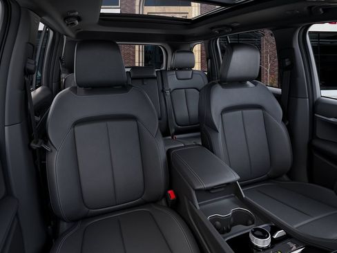 New 2026 Jeep Grand Cherokee Limited AWD/4WD image 16