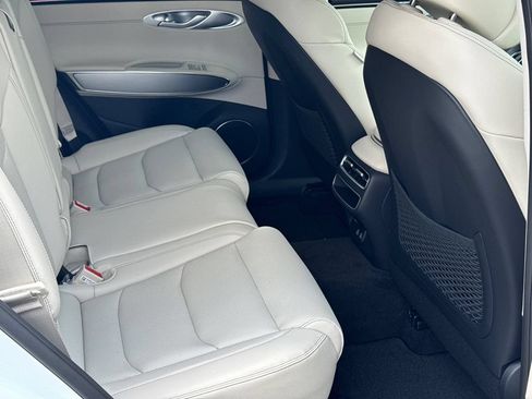 New 2026 Genesis GV70 2.5T Select AWD/4WD image 15