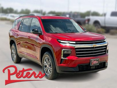 Used 2025 Chevrolet Traverse LT