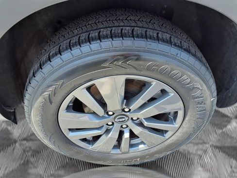Used 2024 Nissan Pathfinder SV FWD image 19