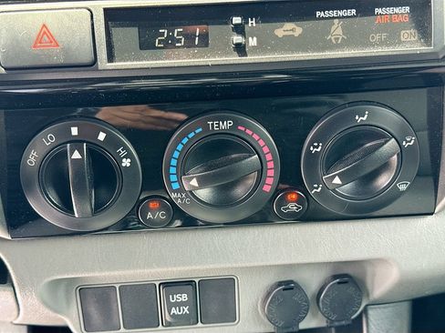 Used 2012 Toyota Tacoma 4x4 Access Cab V6 w/ SR5 Pkg image 16