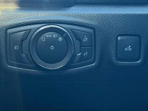 Used 2020 Ford Ranger Lariat w/ Technology Package image 3