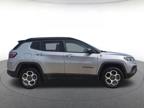 Used 2022 Jeep Compass Trailhawk AWD/4WD image 4