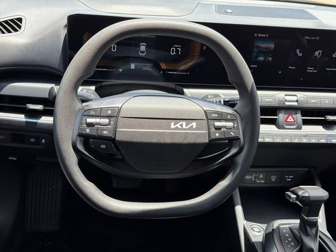 Used 2025 Kia K4 FWD image 23