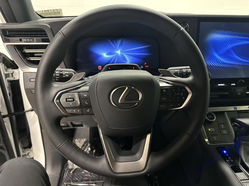 Used 2025 Lexus GX 550 w/ Accessory Package (2T) image 21