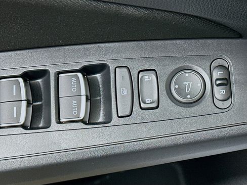 Used 2025 Honda Civic Sport image 12