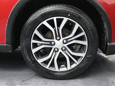 Used 2018 Mitsubishi Outlander ES image 23