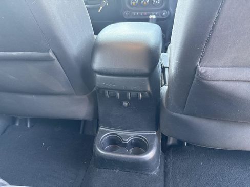 Used 2016 Jeep Wrangler Unlimited Sahara w/ Connectivity Group AWD/4WD image 21