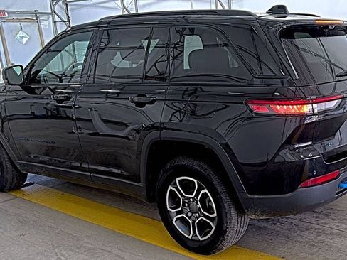 Used 2023 Jeep Grand Cherokee Trailhawk w/ Luxury Tech Group III AWD/4WD image 6