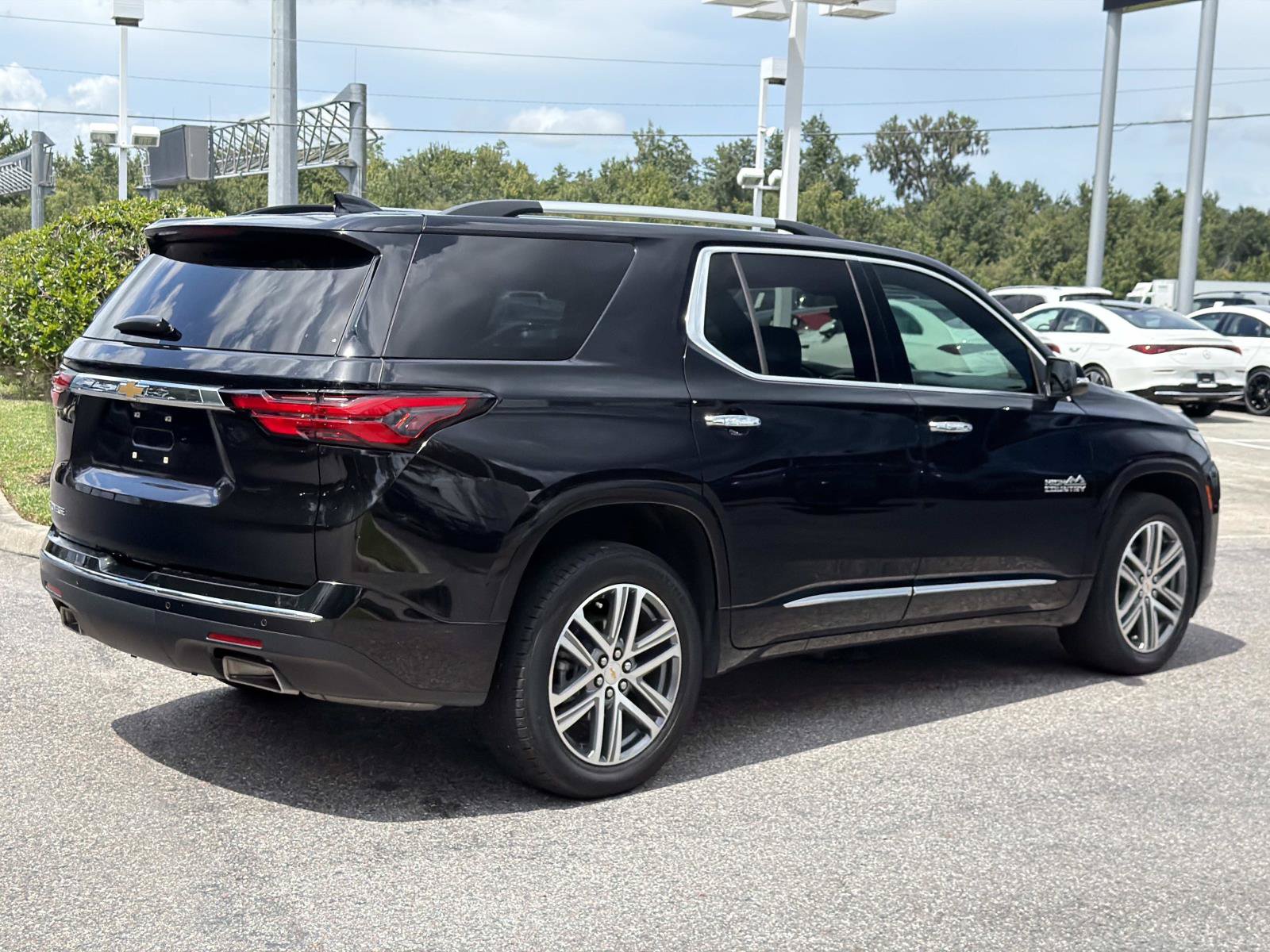 Used 2023 Chevrolet Traverse High Country w/ LPO, Floor Liner Package FWD image 3
