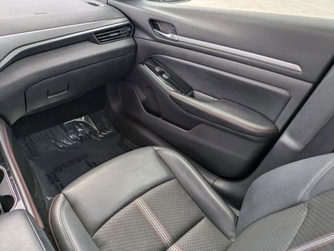 Used 2024 Nissan Altima 2.5 SR FWD image 16