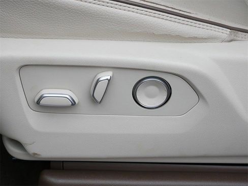 Used 2021 GMC Yukon XL Denali w/ LPO, Illumination Package image 17