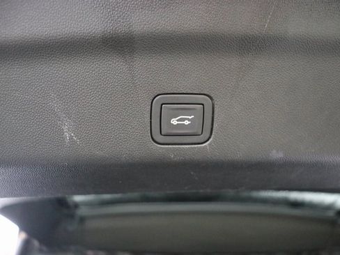 Used 2023 Chevrolet Tahoe LT image 11