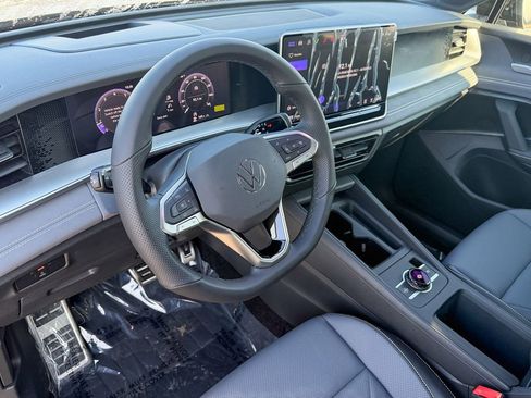 New 2026 Volkswagen Tiguan SE R-Line image 12