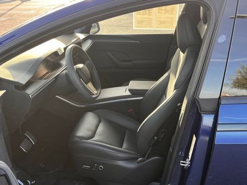 Used 2024 Tesla Model X image 9