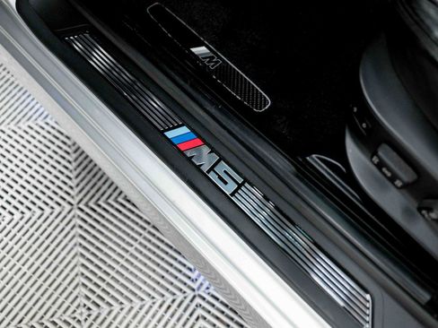 Used 2002 BMW M5 RWD image 42