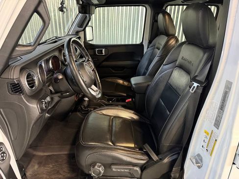 Used 2019 Jeep Wrangler Unlimited Sahara w/ Uconnect 4C Nav & Sound Group AWD/4WD image 11