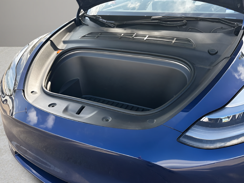 Used 2025 Tesla Model Y Long Range AWD/4WD image 23
