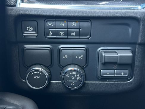 Used 2026 Chevrolet Tahoe RST w/ Advanced Technology Package RWD image 27