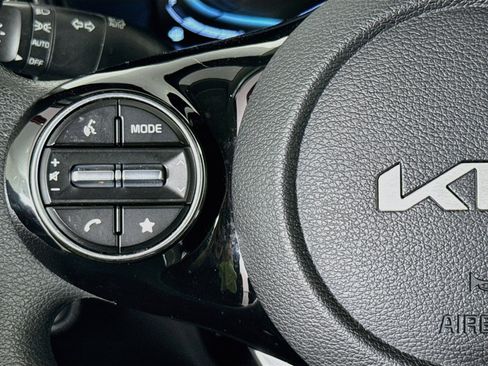 Used 2025 Kia Soul S FWD image 11
