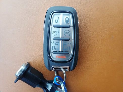 New 2026 Chrysler Pacifica Pinnacle image 27