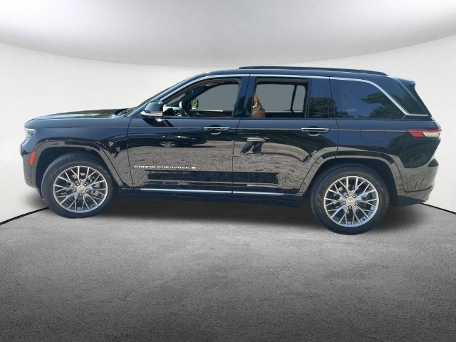 Used 2025 Jeep Grand Cherokee Summit AWD/4WD image 5