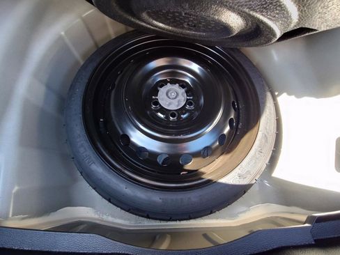 Used 2022 Toyota Corolla L FWD image 46