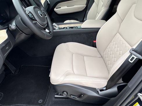 New 2026 Volvo XC60 B5 Plus w/ Protection Package Premier image 17