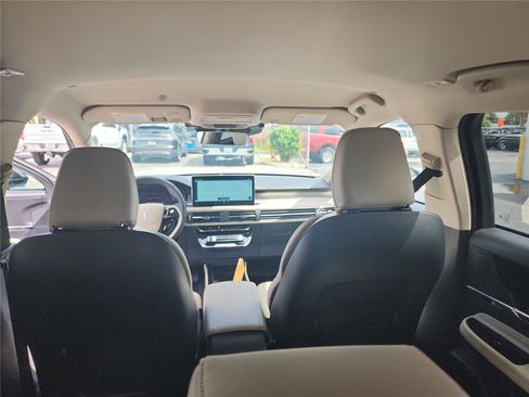 New 2026 Lincoln Corsair Premiere image 24