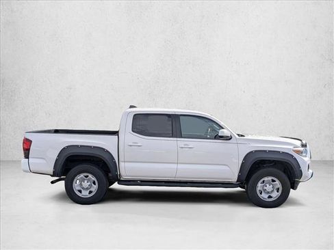 Used 2022 Toyota Tacoma SR w/ SR Convenience Package RWD image 5