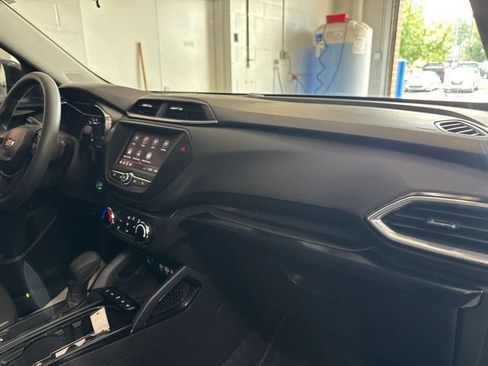 Used 2023 Chevrolet TrailBlazer LT FWD image 29