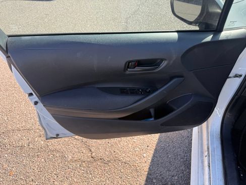 Used 2022 Toyota Corolla LE FWD image 15