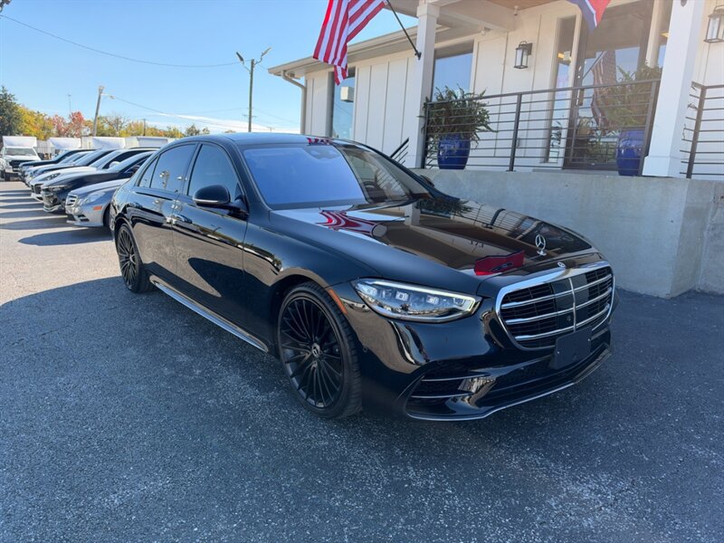 Used 2023 Mercedes-Benz S 580 4MATIC Sedan image 2