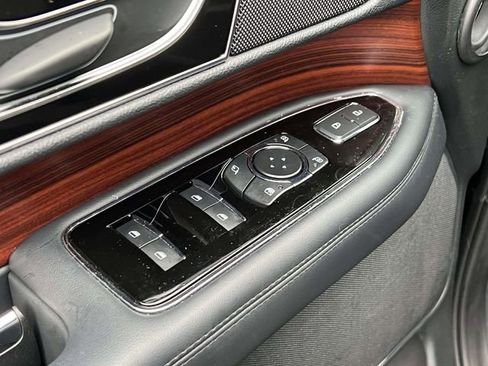 Used 2024 Lincoln Navigator Premiere image 19