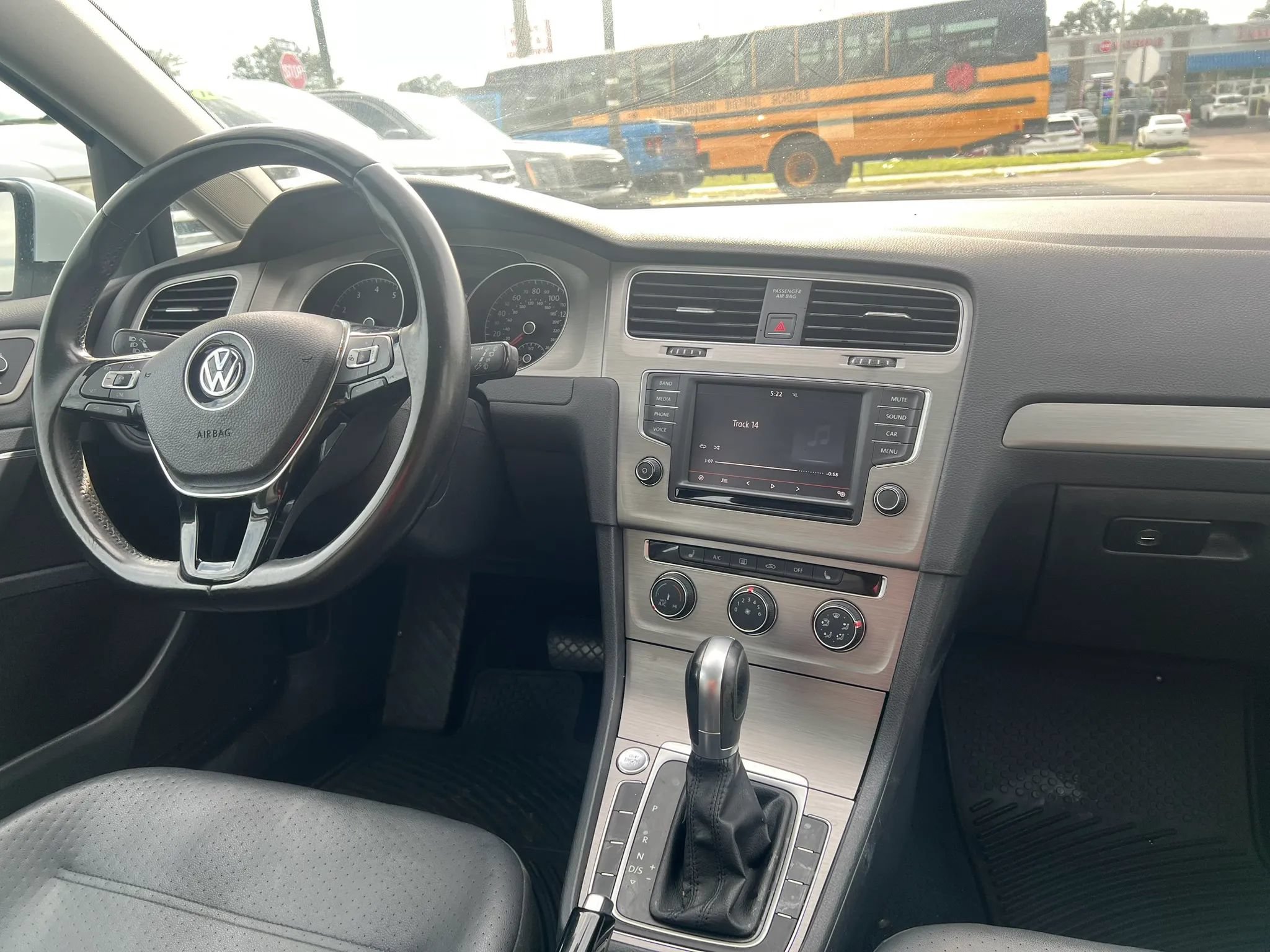 Used 2016 Volkswagen Golf Limited Edition FWD image 13