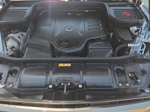 Certified 2026 Mercedes-Benz GLS 450 4MATIC image 19