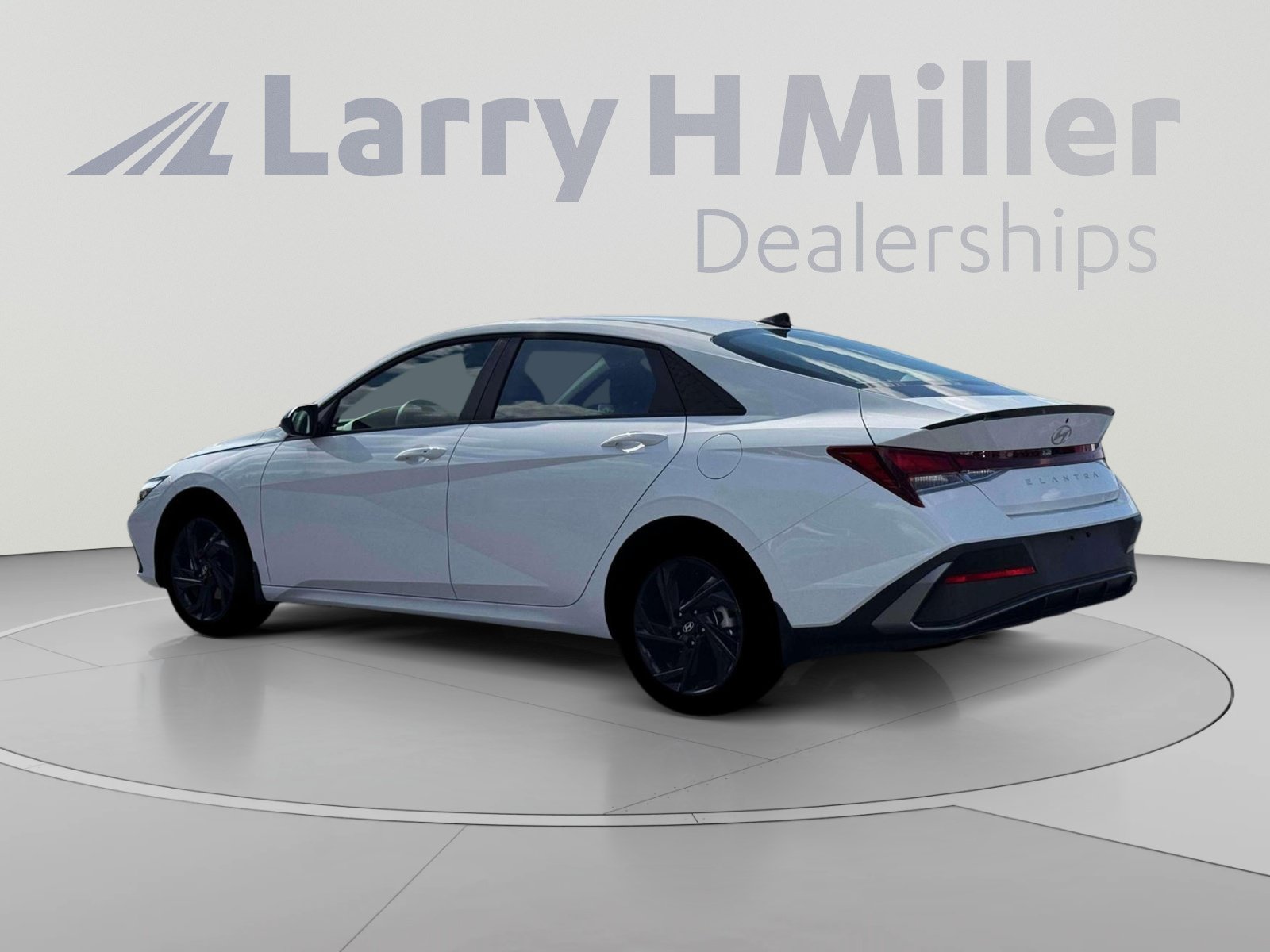 New 2026 Hyundai Elantra SEL Sport FWD image 4