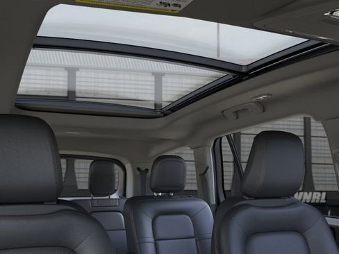 New 2025 Lincoln Aviator AWD w/ Equipment Group 101A image 22