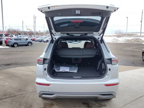 New 2026 Mitsubishi Outlander SEL image 18