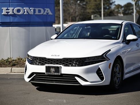 Used 2024 Kia K5 LXS image 2